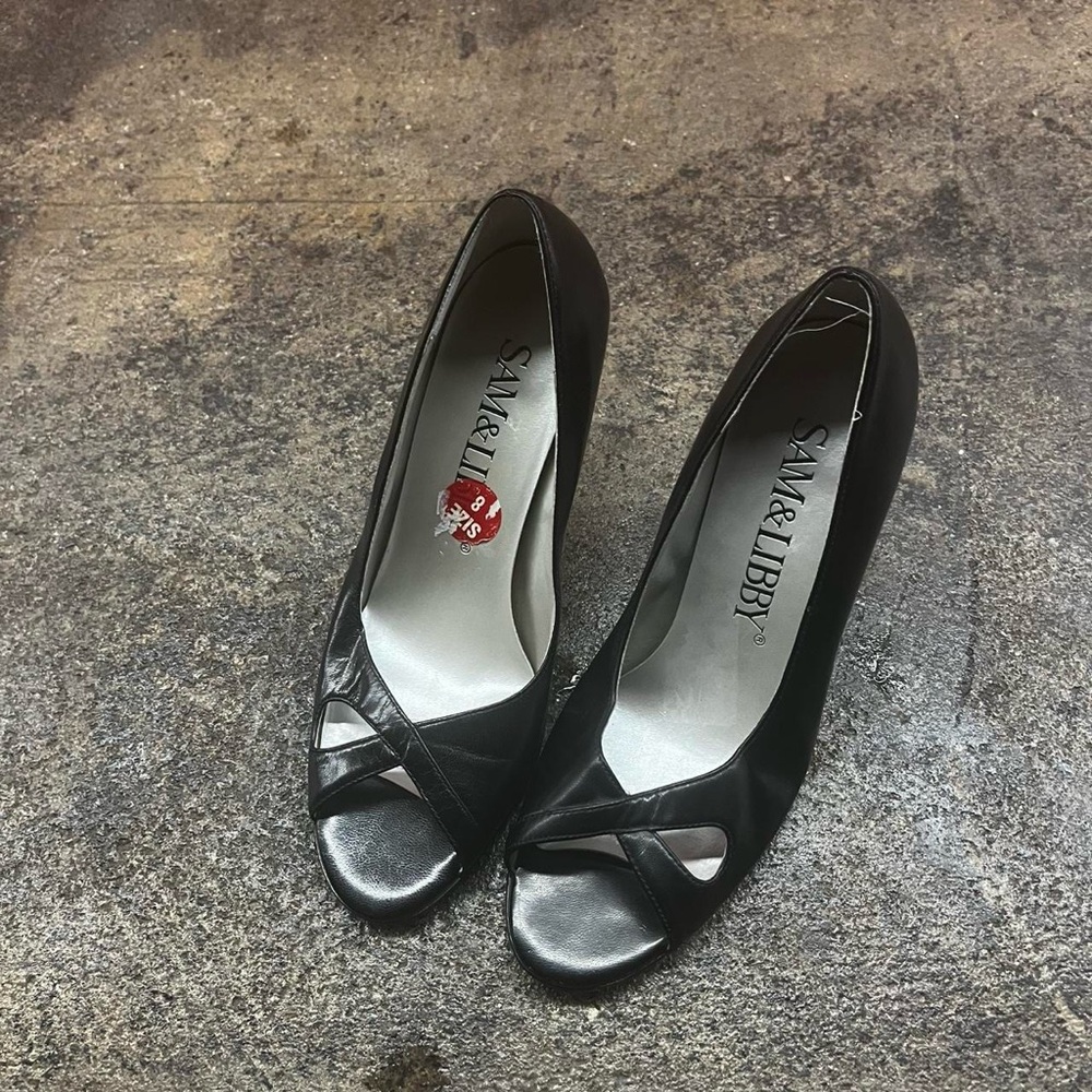 sam & Libby Y2K Black Patent leather peep toe pumps l#glamour #heels #Datenight